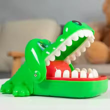 Children's prank toys hand biting crocodile toys shark tooth extraction games finger biting crocodile toys props tabletop games